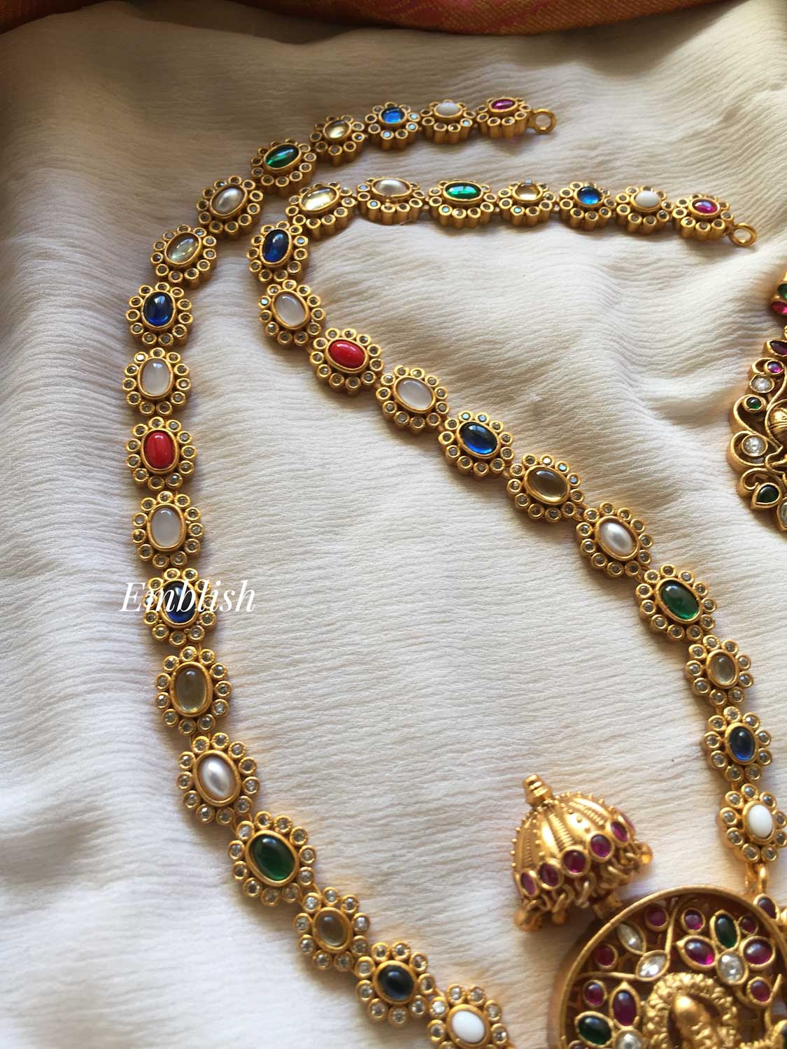 Navrathna Krishna kemp pendant neckpiece 